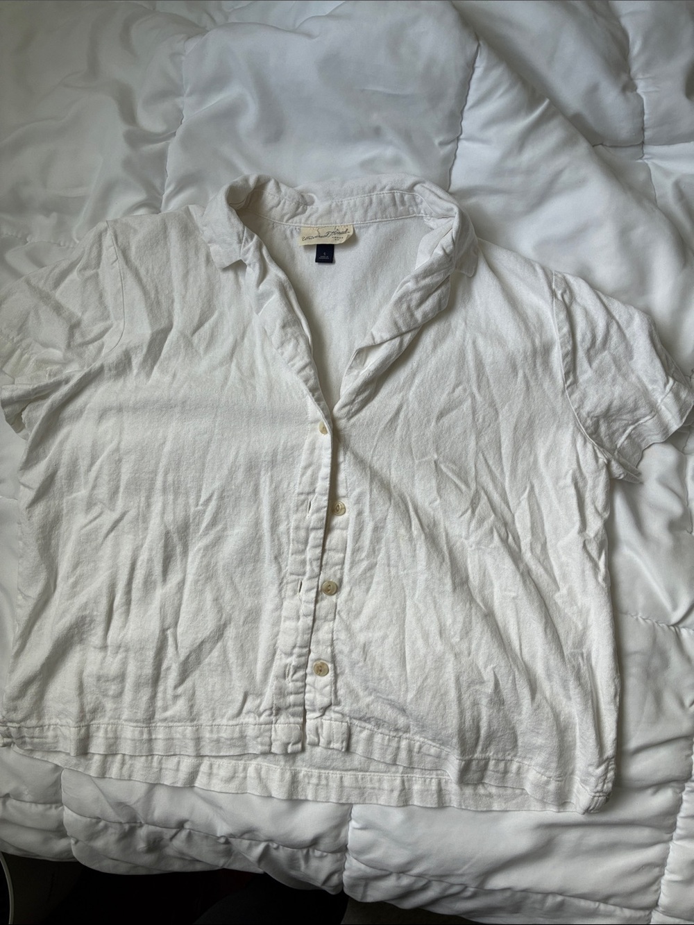 Universal Thread White Button-Front Short Sleeve Shirt